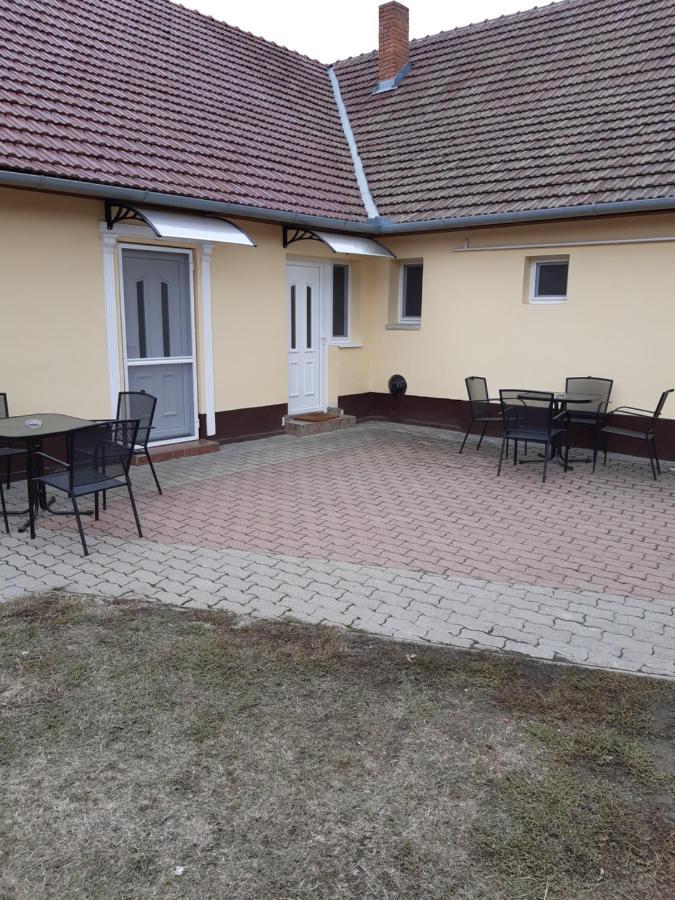 Helga Apartman Mako Exterior photo