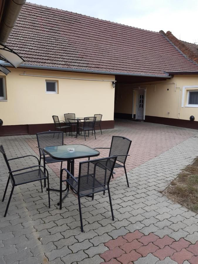 Helga Apartman Mako Exterior photo