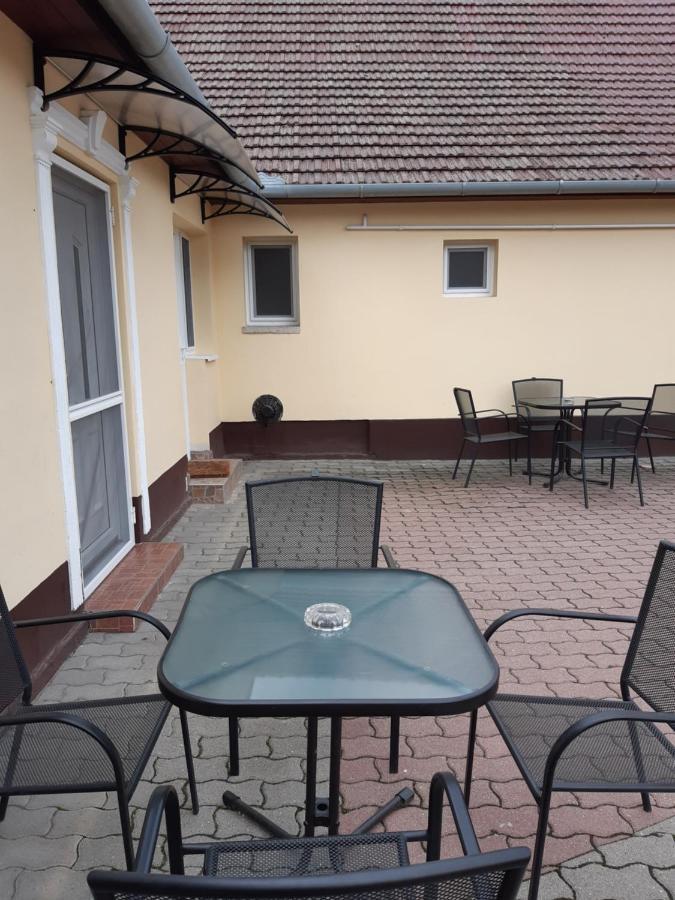Helga Apartman Mako Exterior photo